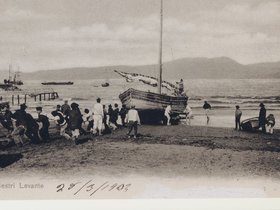 24 Alaggio del leudo.jpg